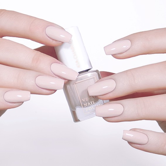 Der Vegane Nagellack INTUITVE ENERGY NUDE PINK Von Kia Charlotta Ist